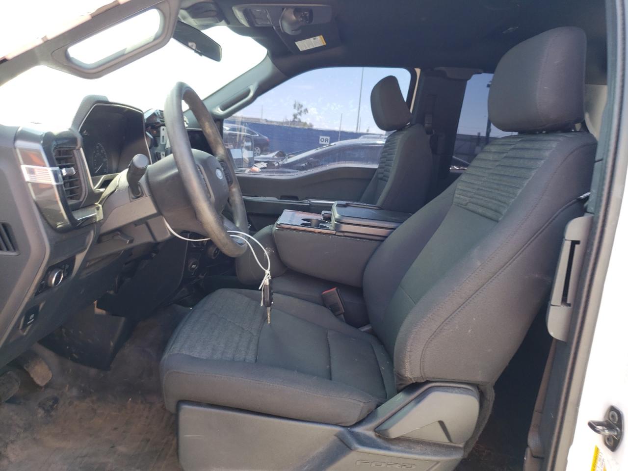 Ford F-150 Super Cab Image 5