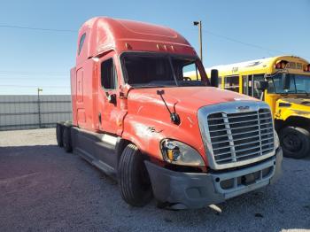  Salvage Freightliner Cascadia 1