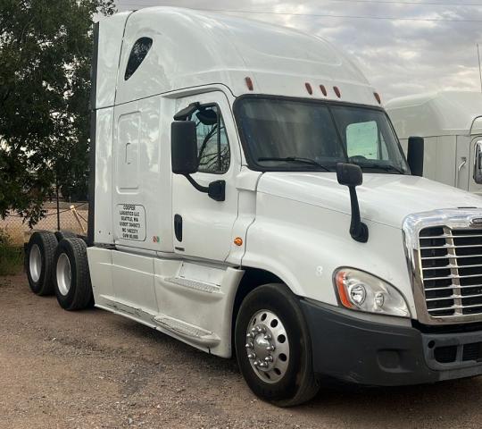  Salvage Freightliner Cascadia 1