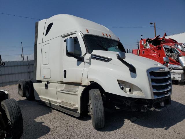  Salvage Freightliner Cascadia 1