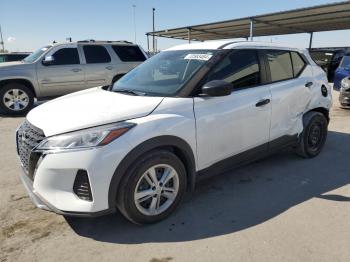  Salvage Nissan Kicks