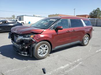  Salvage Kia Carnival