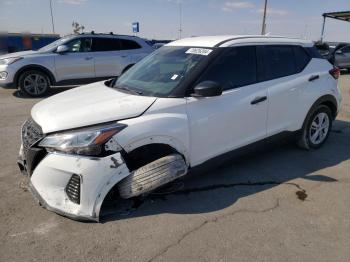  Salvage Nissan Kicks