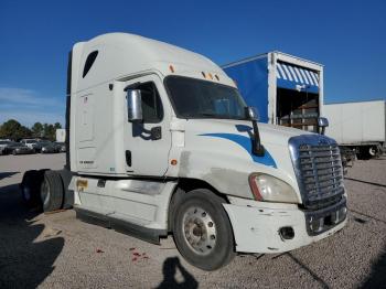  Salvage Freightliner Cascadia 1