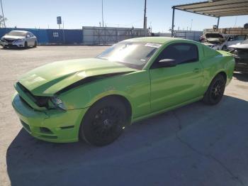  Salvage Ford Mustang