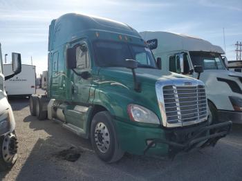  Salvage Freightliner Cascadia 1