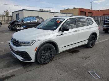  Salvage Volkswagen Tiguan