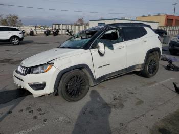  Salvage Jeep Compass