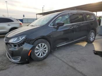  Salvage Chrysler Pacifica