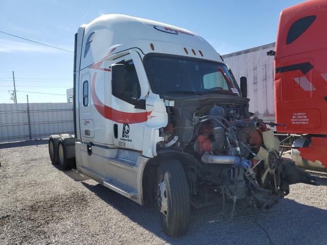  Salvage Freightliner Cascadia 1