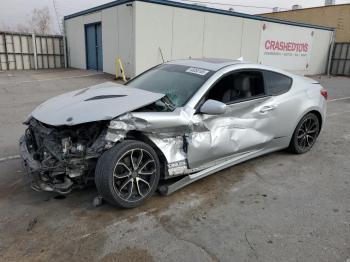  Salvage Hyundai Genesis