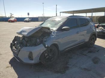  Salvage Nissan Kicks