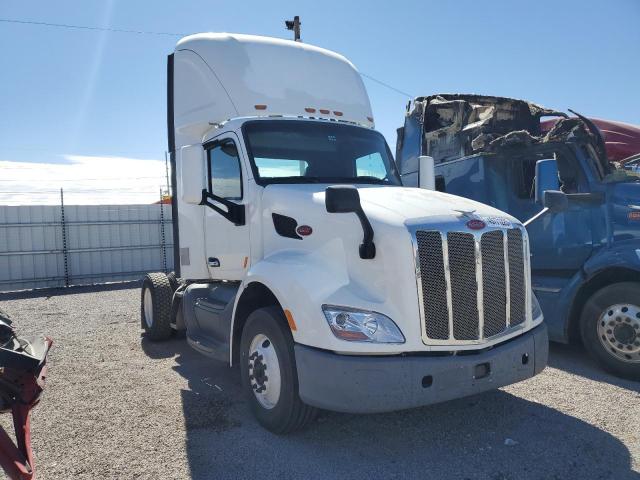  Salvage Peterbilt 579