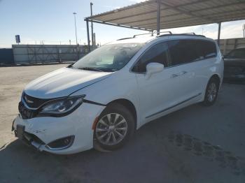  Salvage Chrysler Pacifica