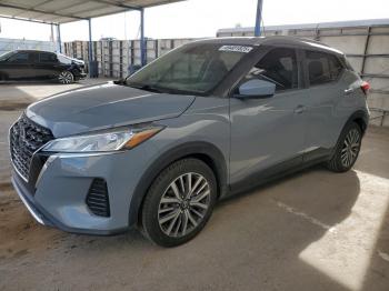  Salvage Nissan Kicks