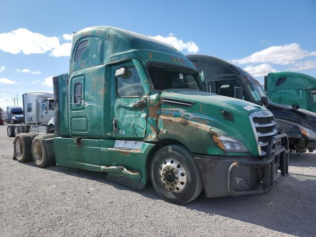  Salvage Freightliner Cascadia 1
