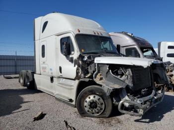  Salvage Freightliner Cascadia 1
