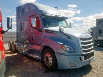  Salvage Freightliner Cascadia 1