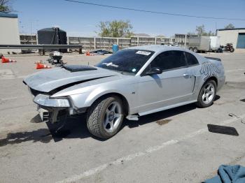  Salvage Ford Mustang