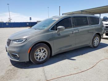 Salvage Chrysler Pacifica