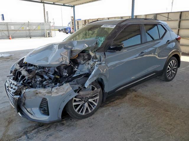  Salvage Nissan Kicks