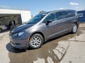  Salvage Chrysler Minivan