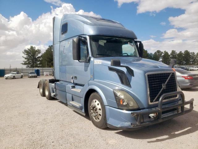  Salvage Volvo Vnl