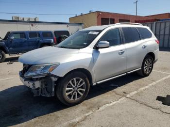  Salvage Nissan Pathfinder