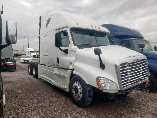  Salvage Freightliner Cascadia 1
