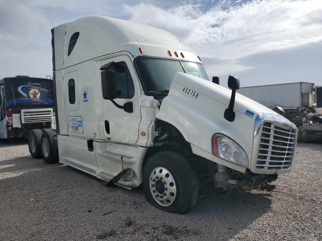  Salvage Freightliner Cascadia 1