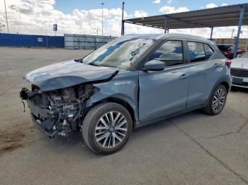  Salvage Nissan Kicks