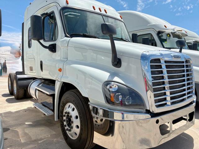  Salvage Freightliner Cascadia 1