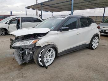  Salvage Nissan Kicks