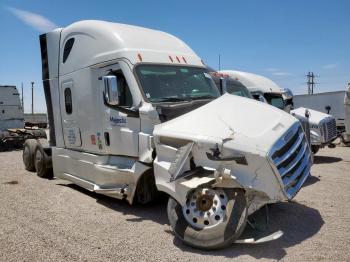  Salvage Freightliner Cascadia 1