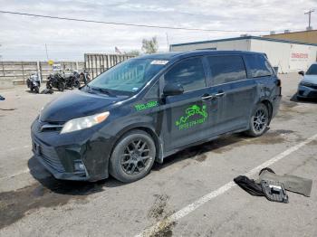  Salvage Toyota Sienna