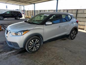  Salvage Nissan Kicks