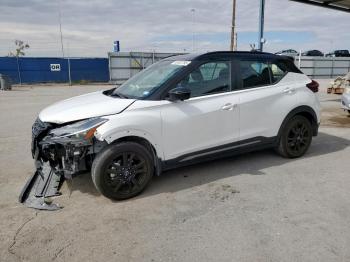  Salvage Nissan Kicks