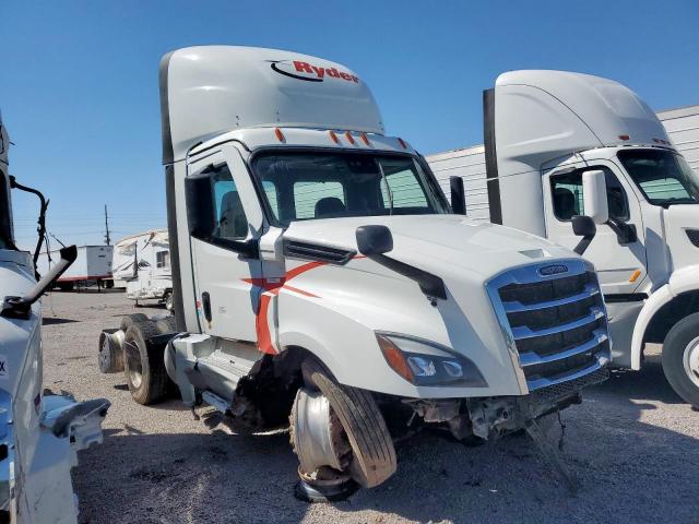  Salvage Freightliner Cascadia 1