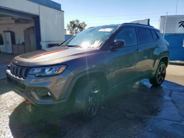  Salvage Jeep Compass