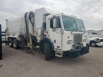  Salvage Peterbilt Tractor 320