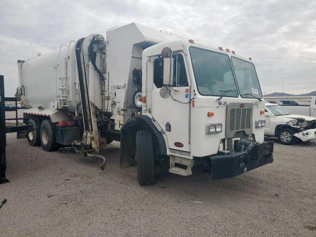  Salvage Peterbilt Tractor 320