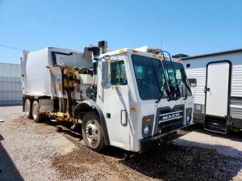  Salvage Mack 600 Leu