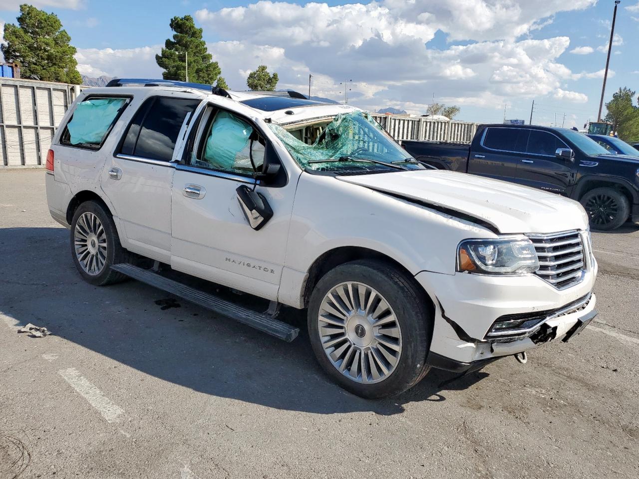 Lincoln Navigator Image 2