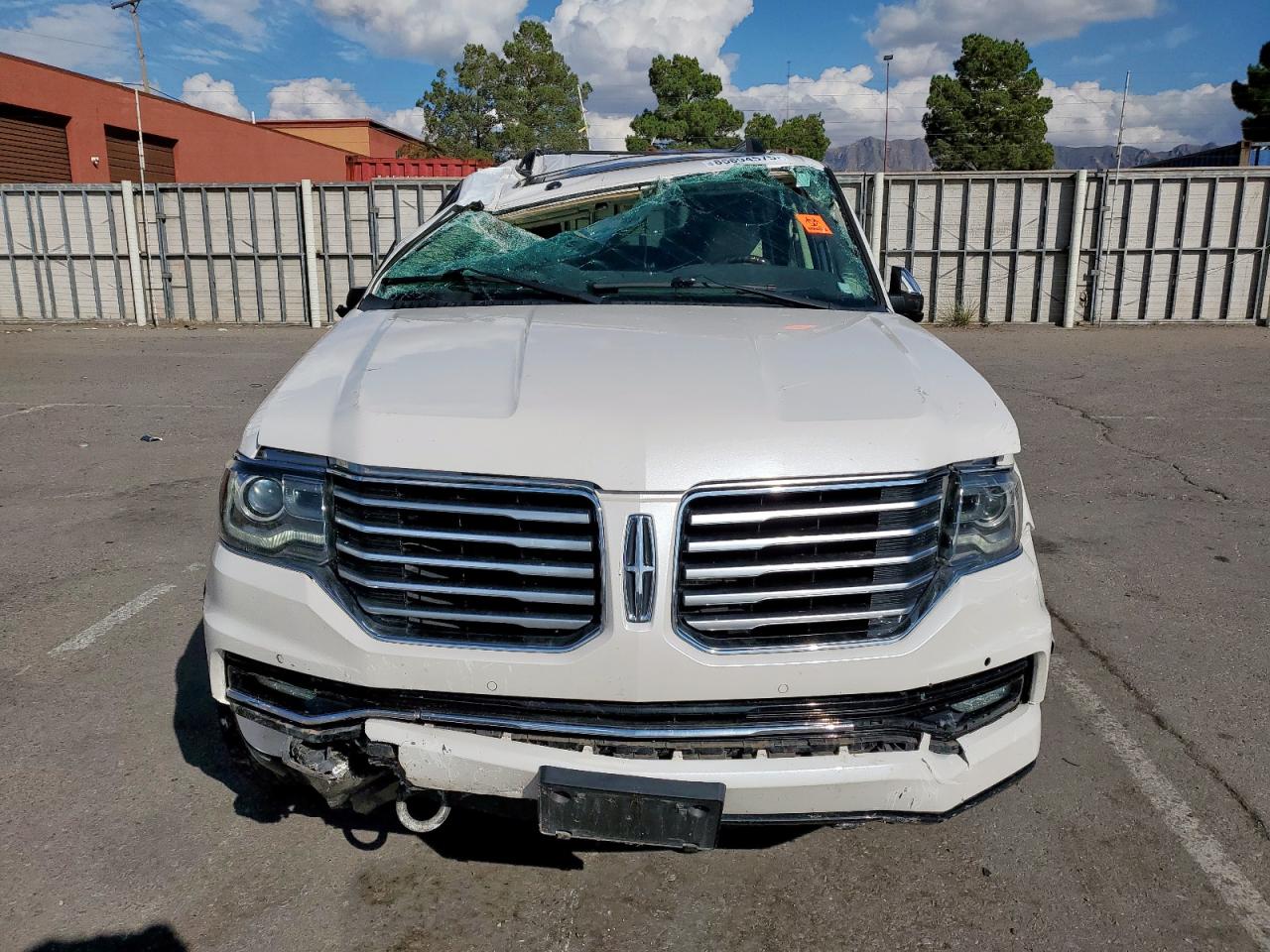 Lincoln Navigator Image 8