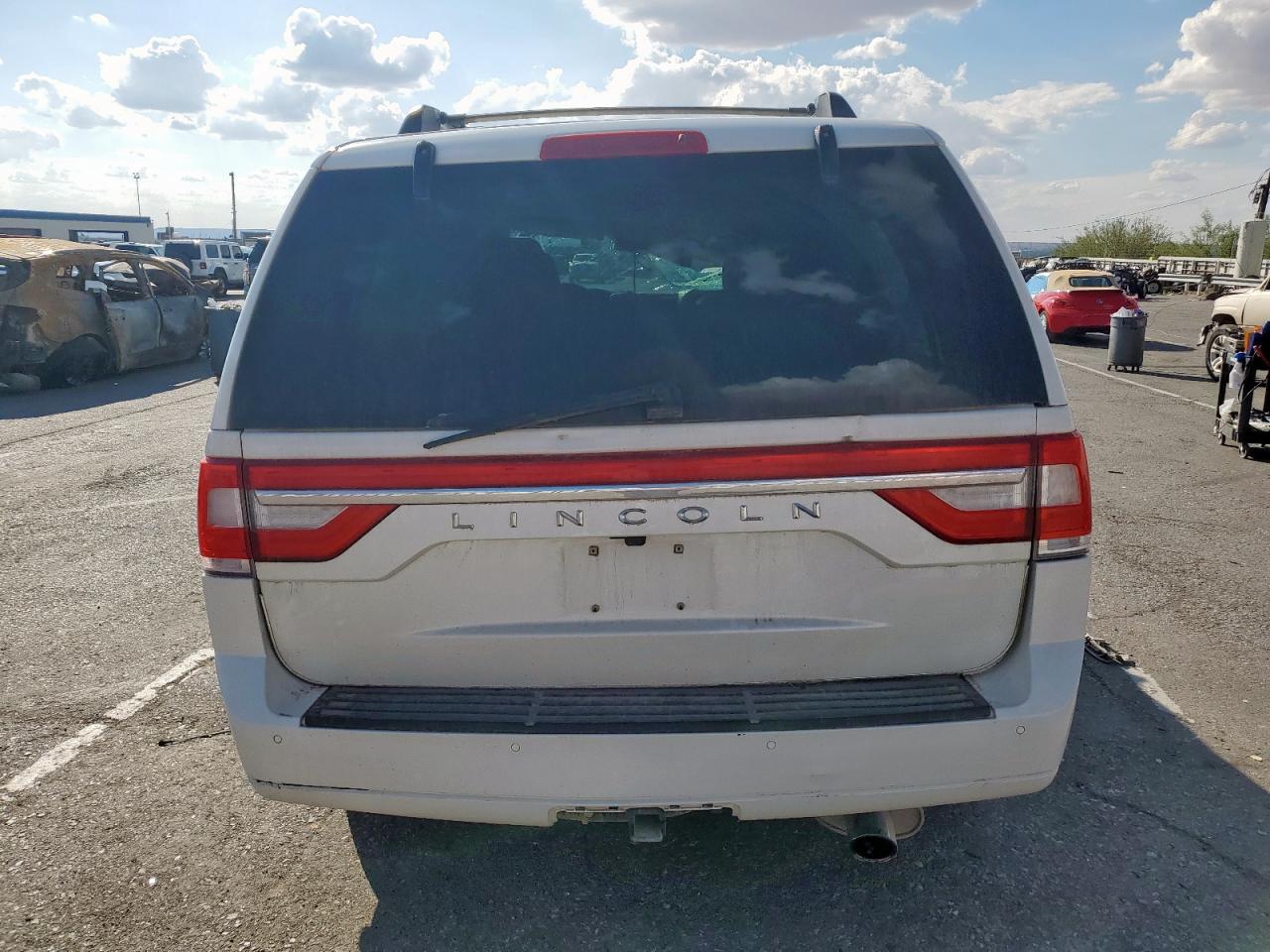 Lincoln Navigator Image 5