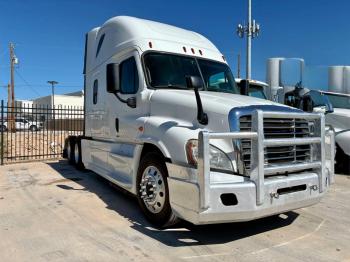  Salvage Freightliner Cascadia 1
