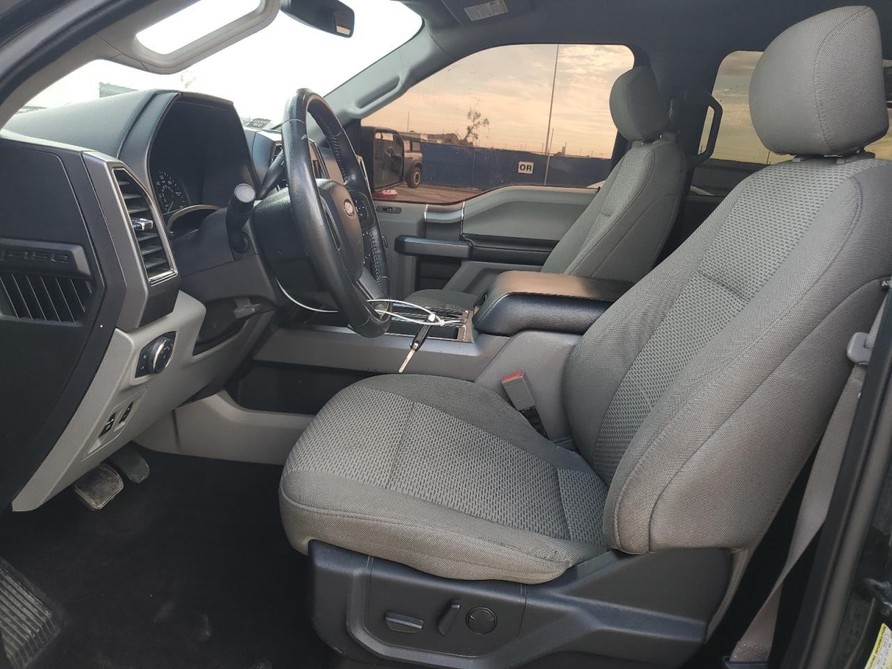 Ford F-150 Supercrew Image 10