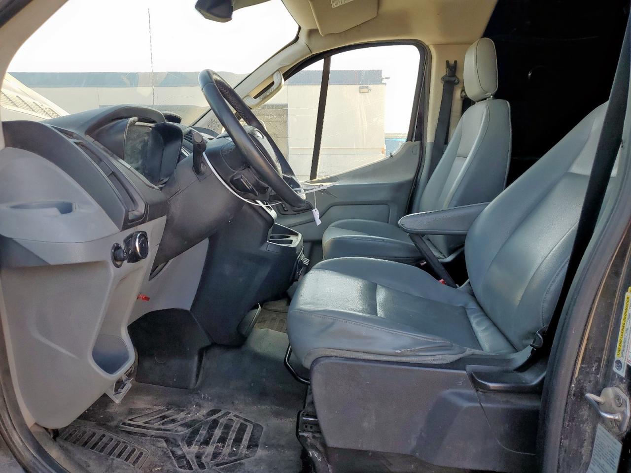 Ford Transit T-150 Image 8