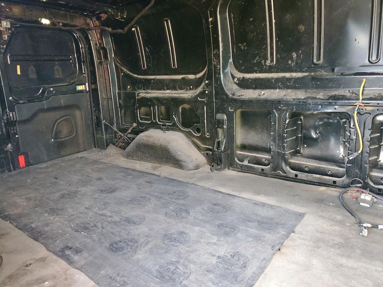 Ford Transit T-150 Image 5