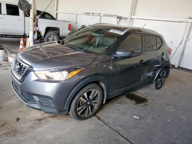  Salvage Nissan Kicks